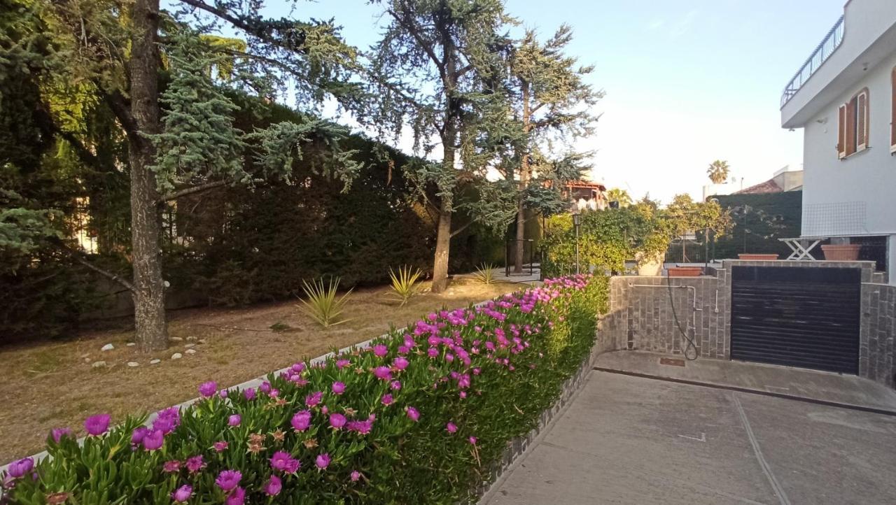 Villa Mary Trani Eksteriør bilde